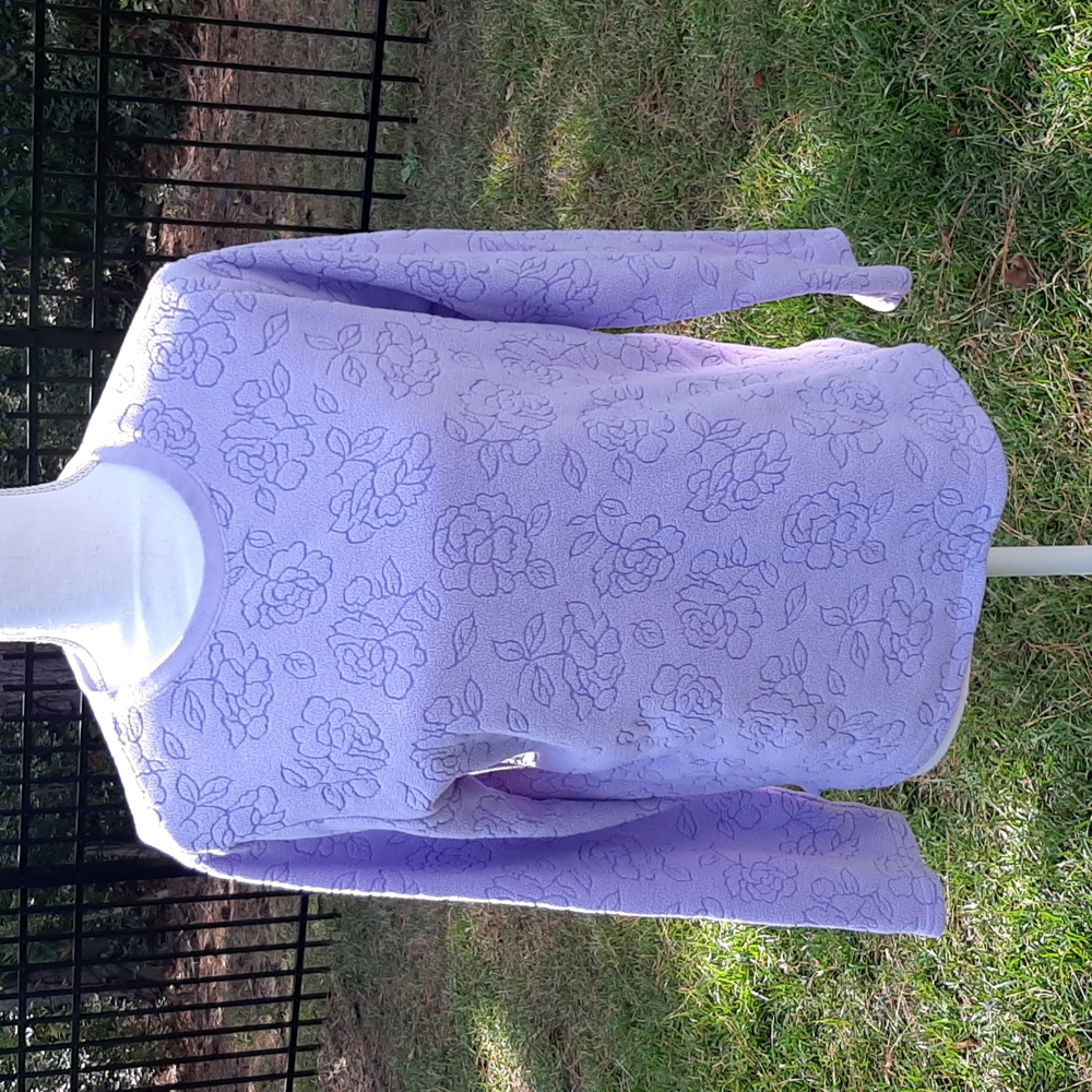 Oscar de la Renta S embossed lavender lilac sweater
